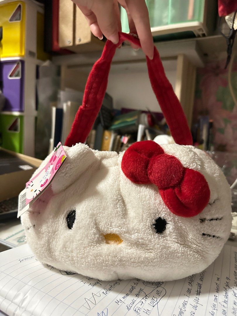 Fluffy hello deals kitty bag