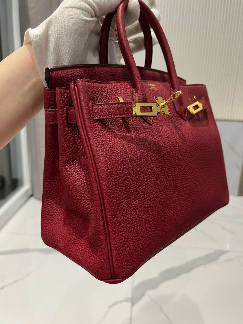 Available. Brand new Birkin 25 Rouge grenat Togo Ghw authentic/Full set and  original receipt stamp B (2023 year) Fresh from official store.…