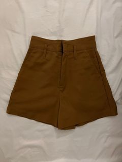 High waisted shorts in brown