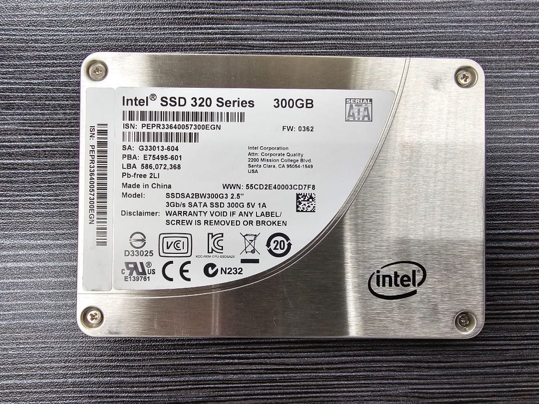 Intel SSD 300GB 320 series SSDSA2BW300G3 - 2.5