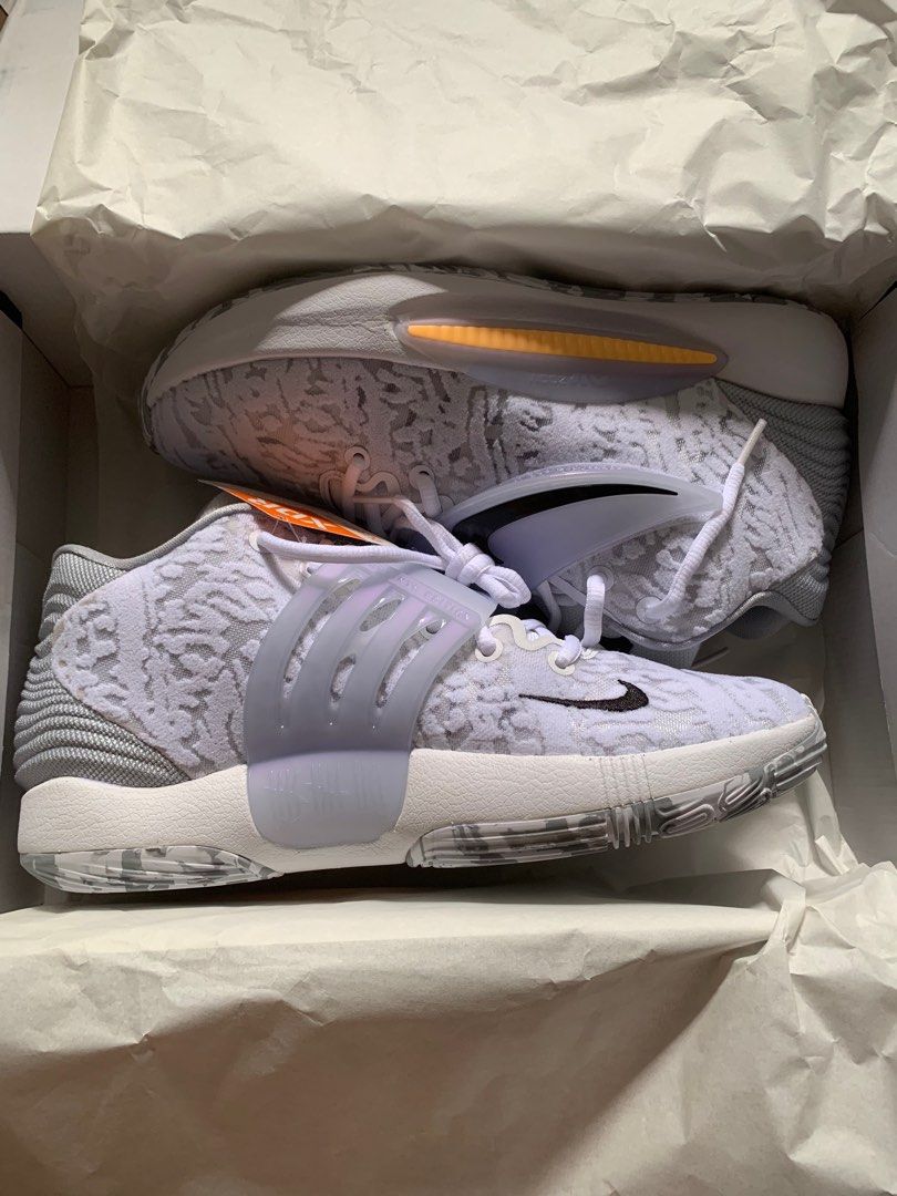 KD basketball shoes Men s Fashion Footwear Sneakers on Carousell