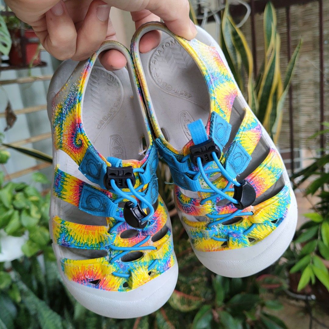 Keen kid hotsell sandals clearance