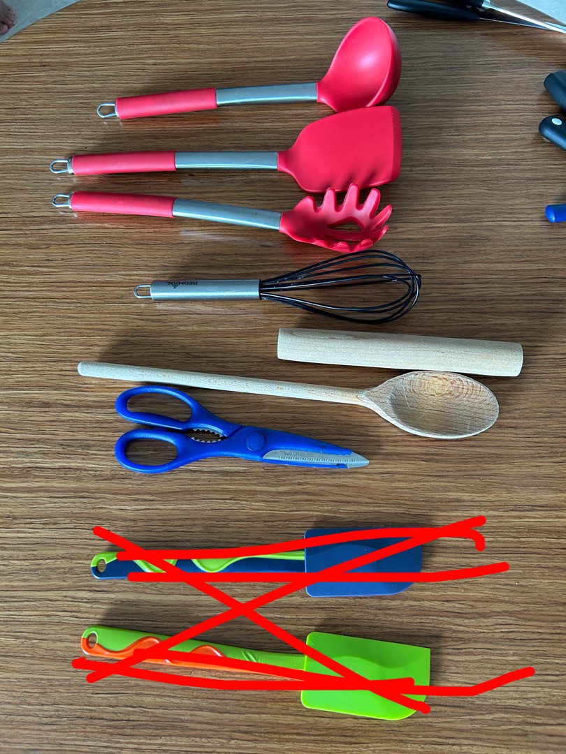 Kitchen utensils moving out sale, Furniture & Home Living