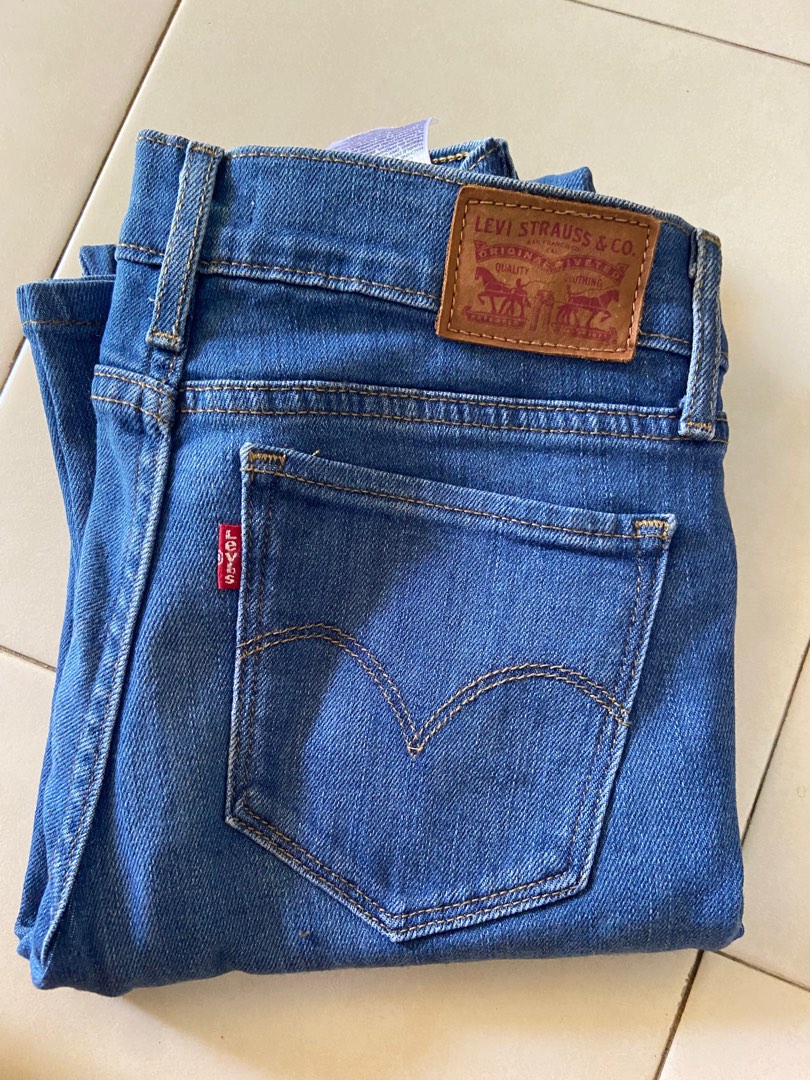 Levi's straight 714 top