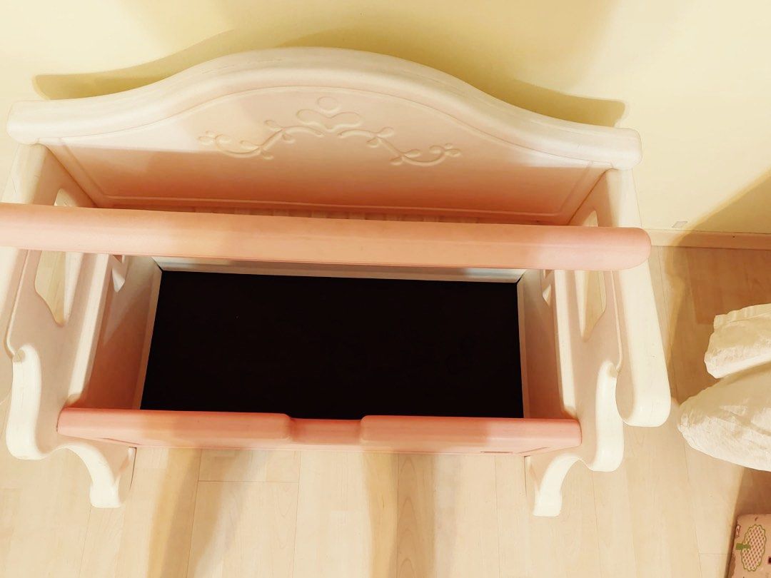 Little tikes pink victorian toy box sale bench seat
