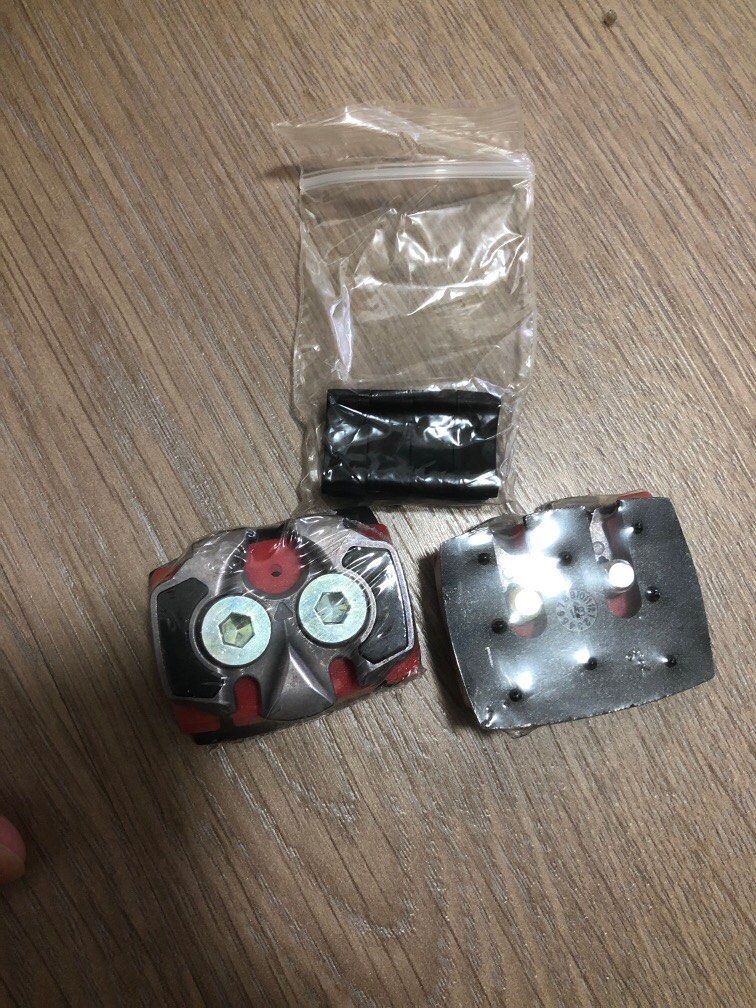 Look S track MTB cleats Sports Equipment Bicycles Parts Parts