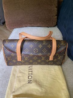 Louis Vuitton Monogram Mini Lin Saumur with date code, Luxury, Bags &  Wallets on Carousell