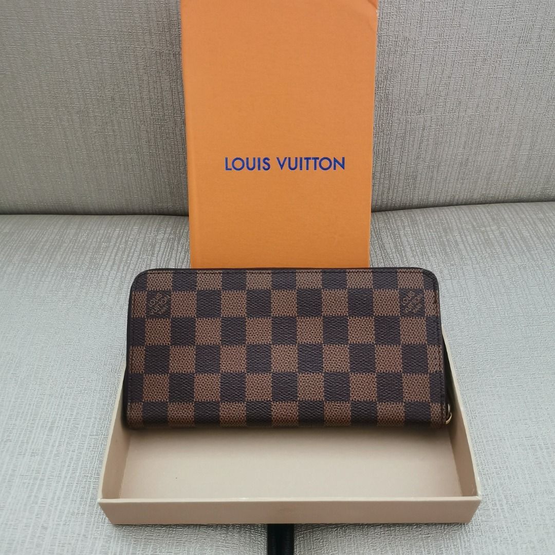 LV ZIPPY COMPACT WALLET DAMIER, Luxury, Bags & Wallets on Carousell