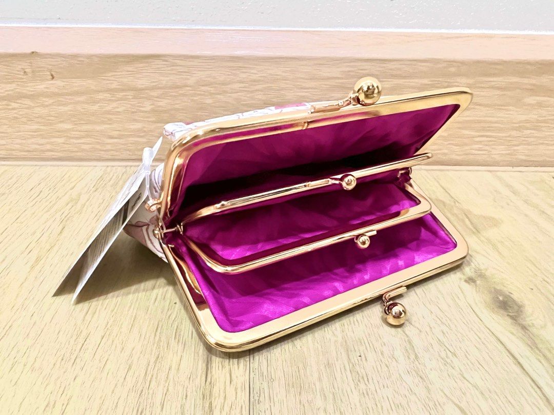 Double kiss hotsell lock clutch wallet