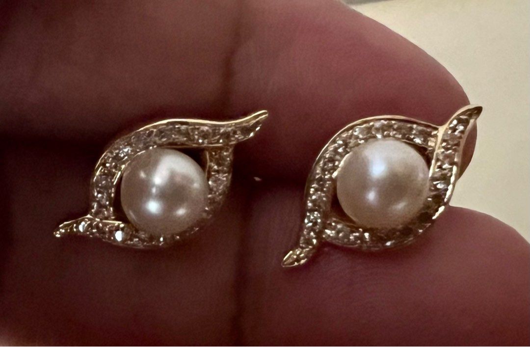 Gold pearl and hot sale diamond earrings