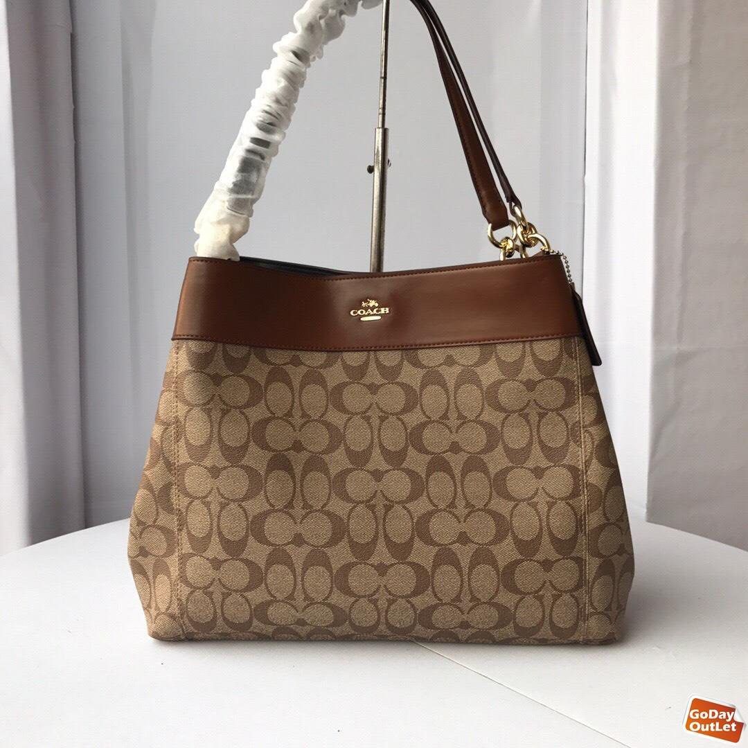 Coach lexy shoulder bag with quilting top