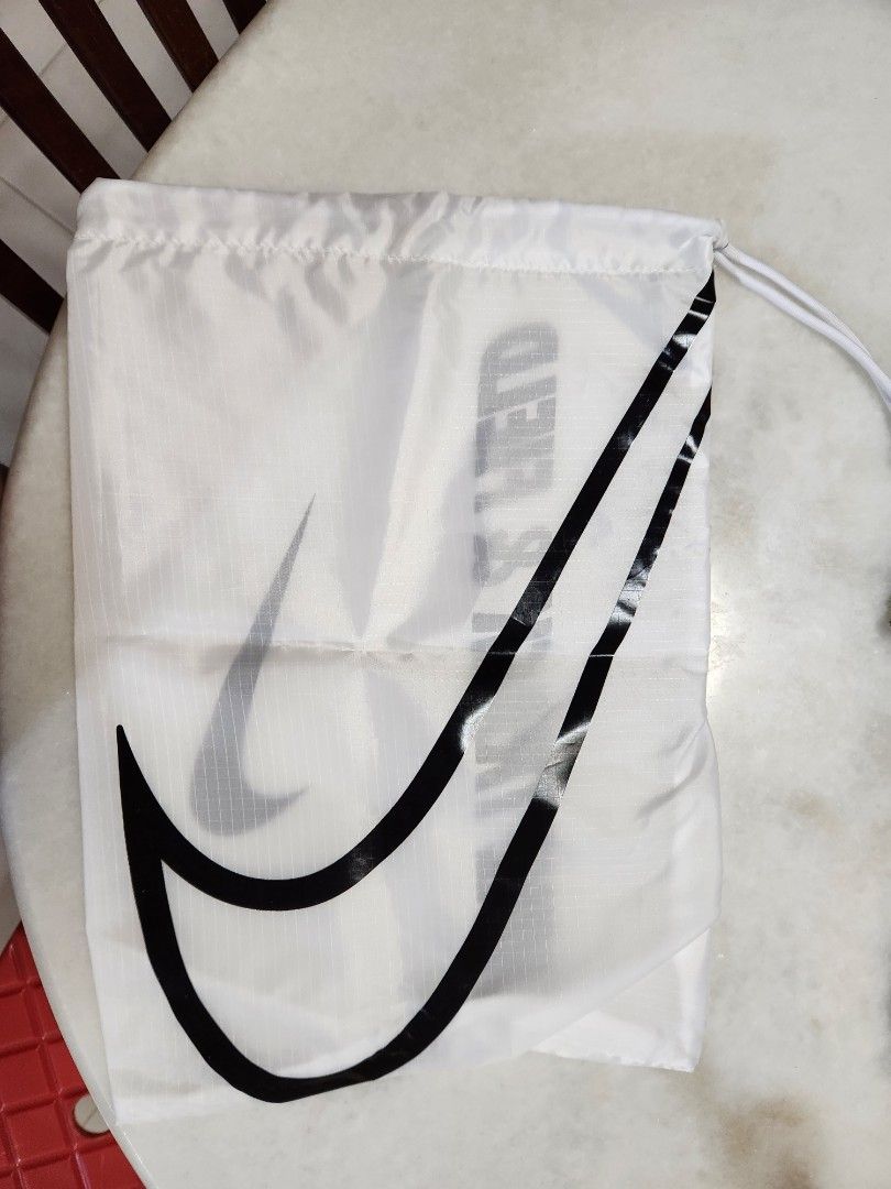 White nike top drawstring bag