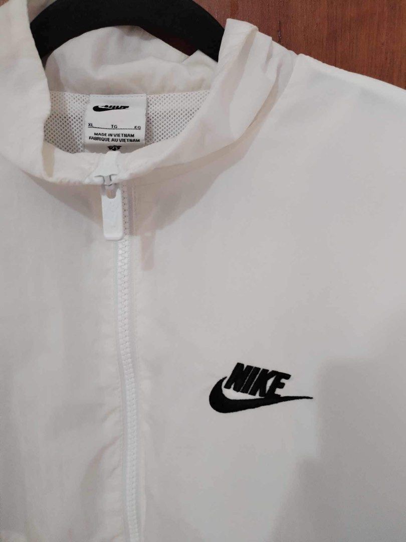 womens nike wind breaker