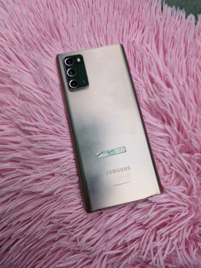Note 20 (Category: Samsung) located in Quezon City. Submitted by mubrogadgets (Listing ID 1253465599, Image 2). Description: SAMSUNG NOTE 20 5g (Not ultra) No issue/No amoled burn No history of repair Super good for gaming super linaw ng display May pro video and poltrait video -good sa gaming/super high quality display🎮🕹 ✅️5g ✅️256gb rom ✅️8gb ram👍 -Chipset Exynos 990 (7 nm+) -Octa-core -GPU Mali-G77 MP11 -Android 11, One UI 3.0 -Card slot mi