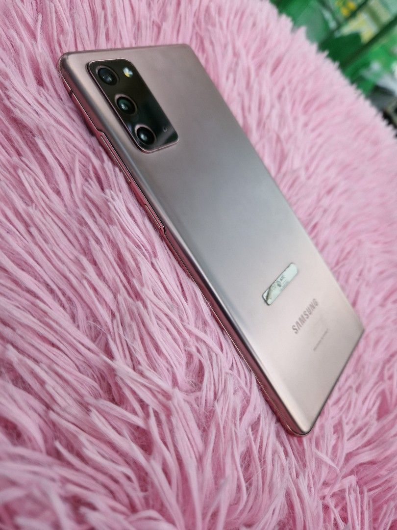 Note 20 (Category: Samsung) located in Quezon City. Submitted by mubrogadgets (Listing ID 1253465599, Image 3). Description: SAMSUNG NOTE 20 5g (Not ultra) No issue/No amoled burn No history of repair Super good for gaming super linaw ng display May pro video and poltrait video -good sa gaming/super high quality display🎮🕹 ✅️5g ✅️256gb rom ✅️8gb ram👍 -Chipset Exynos 990 (7 nm+) -Octa-core -GPU Mali-G77 MP11 -Android 11, One UI 3.0 -Card slot mi