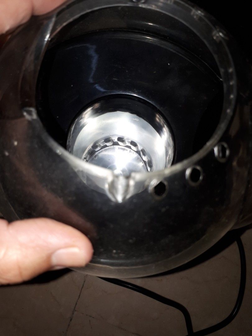 Popcorn maker missin cover (Category: Other Kitchen Appliances) located in Quezon City. Submitted by secretluxuryshop (Listing ID 1253348457, Image 3). Description: .