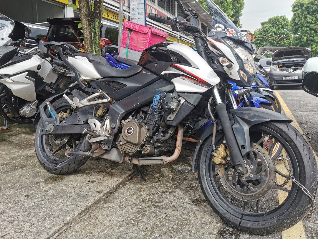 Ns 200 outlet 1st model