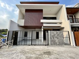 Rumah Baru Modern Minimalis Di JL. Palagan Km. 7 Dekat Hotel HYATT