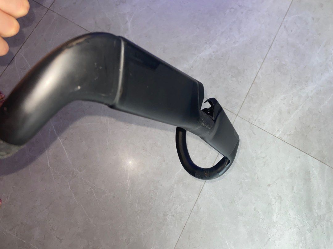 S works aerofly 42cm carbon handlebar (Category: Bicycles) located in Singapore. Submitted by lucienteypt (Listing ID 1253382776, Image 3). Description: Dm for more details.