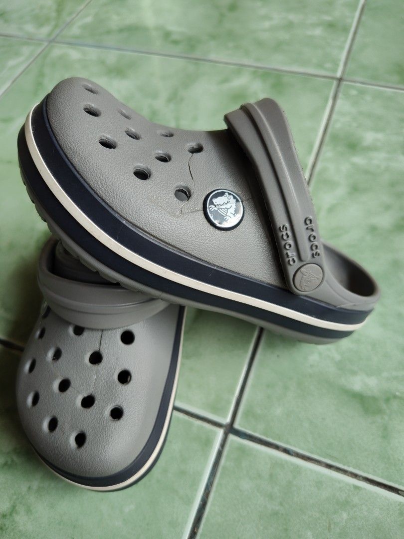 Sandal crocs sales anak original
