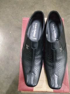 Preloved sepatu pria Louis Vuitton ( kw ), Fesyen Pria, Sepatu