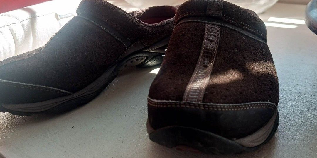 Skechers suede clogs online