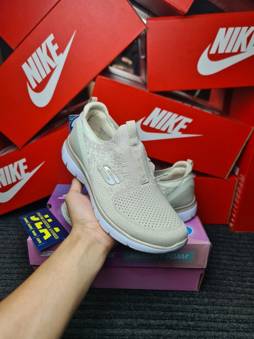 Skechers hooters hot sale shoes