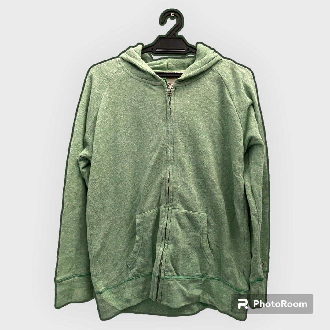 7 Trendy Green Hoodie Outfits
