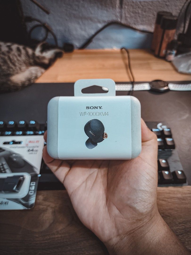 Sony online wf 8700