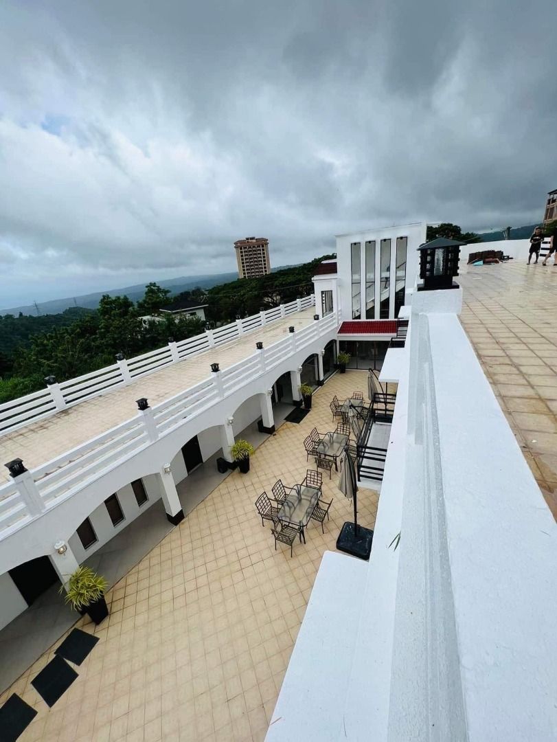 Splendido Taal Tagaytay Laurel Batangas Rest House Mansion For Sale