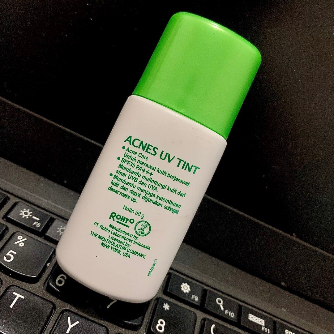 Sunscreen Acnes UV Tint Natural Green on Carousell