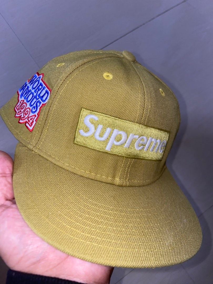 Supreme fitted on Carousell