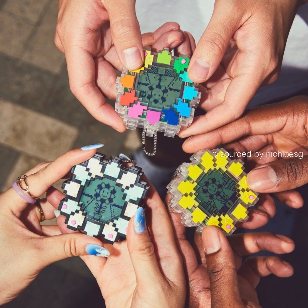 TAKASHI MURAKAMI FLOWER GO WALK, Hobbies & Toys, Toys & Games on