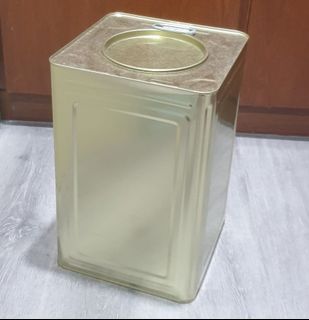 Tin Container for biscuits, crackers and other small items. 5 taken & left 2.