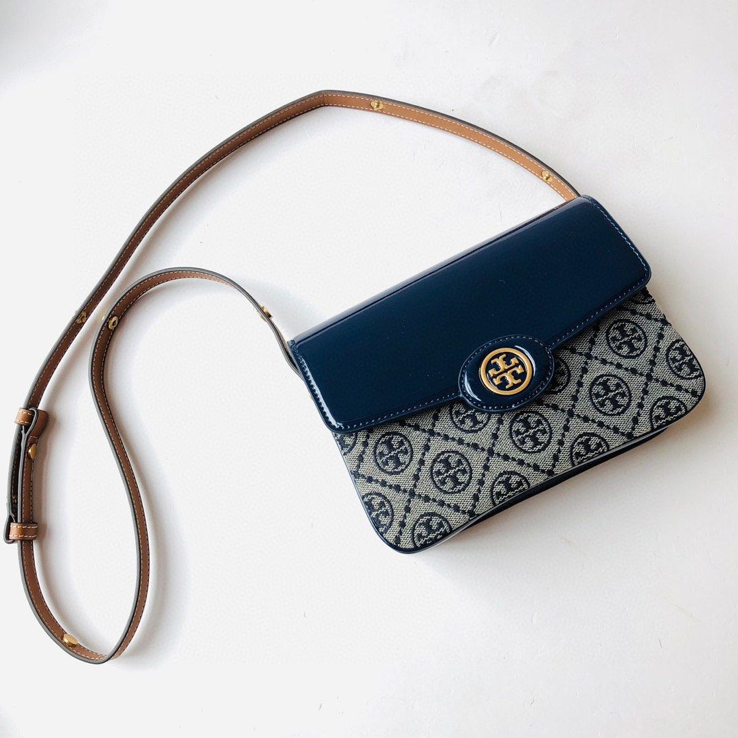 Tory Burch Robinson Stitched Dome Satchel, Women's Fashion, Bags & Wallets,  Purses & Pouches on Carousell