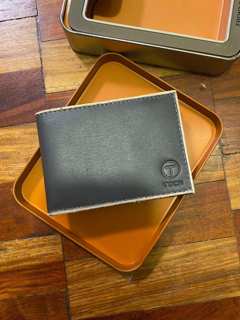 Tumi top tech wallet