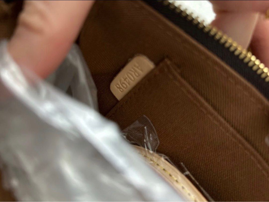 LV Pochette Accessoires