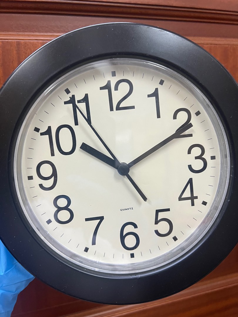 Wall Clock, 傢俬＆家居, 家居裝飾, 時鐘- Carousell