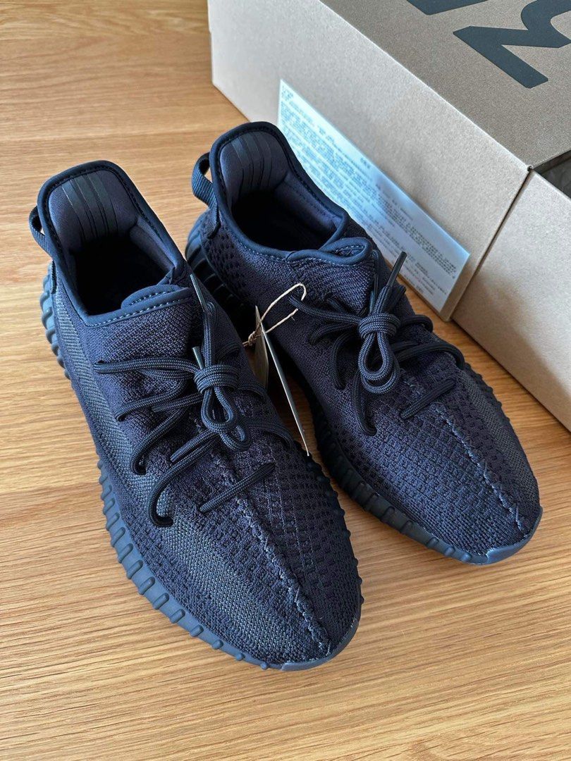Yeezy Boost 350 V2 ONYX Men s Fashion Footwear Sneakers on