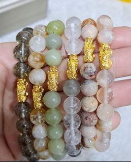 18K Piyao w/ Lucky Fengshui Coins Design

💯% Authentic Stone Beads 👌🏻👌🏻
⚠️Original stone po ito, not Class A, Glass or plastic ‼️

💯% Cleansed & Blessed

Beads: 8mm 
(Citrine, Agate, Quartz & Sunstone) 

₱1,800 only