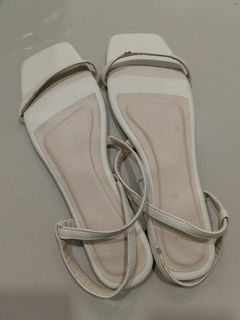 3 pairs sandals Get All