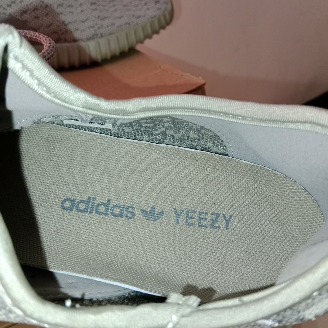 Adidas Yeezy size 45, Fesyen Pria, Sepatu , Sneakers di Carousell
