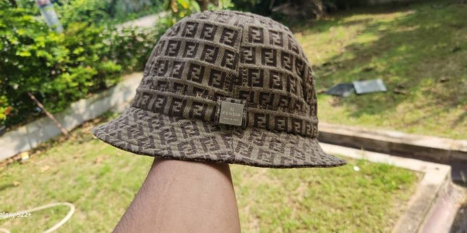 Fendi bucket hat discount vintage