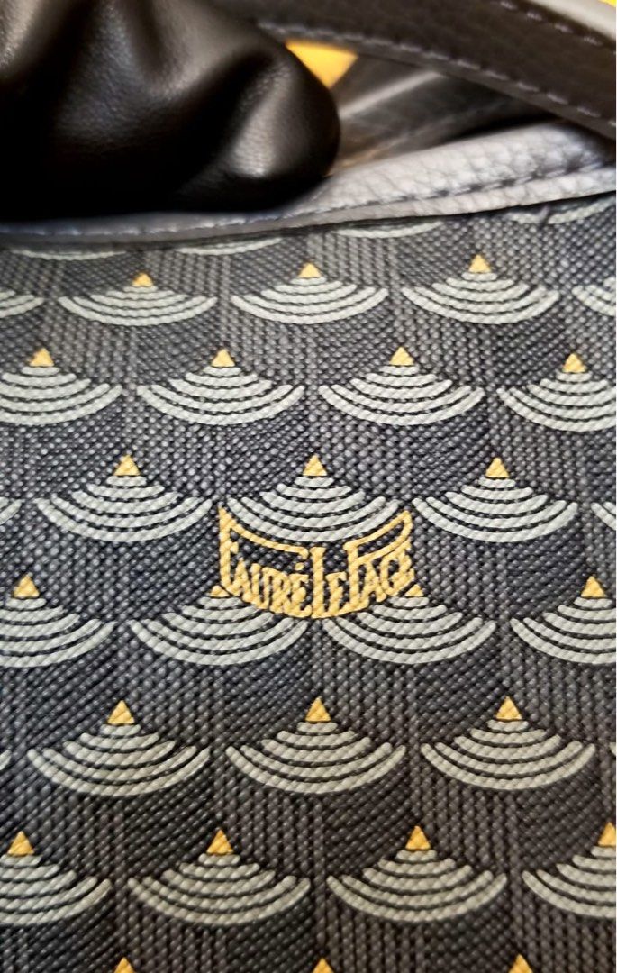 Authentic FLP Battle Tote 27 in Gris Gray (Category: Shoulder Bags) located in Makati City. Submitted by sexytrishy2021 (Listing ID 1253694815, Image 3). Description: New Item onhand Like New small size battle tote Gris Gray Comes with dustbag and paperbag Additional photos available.