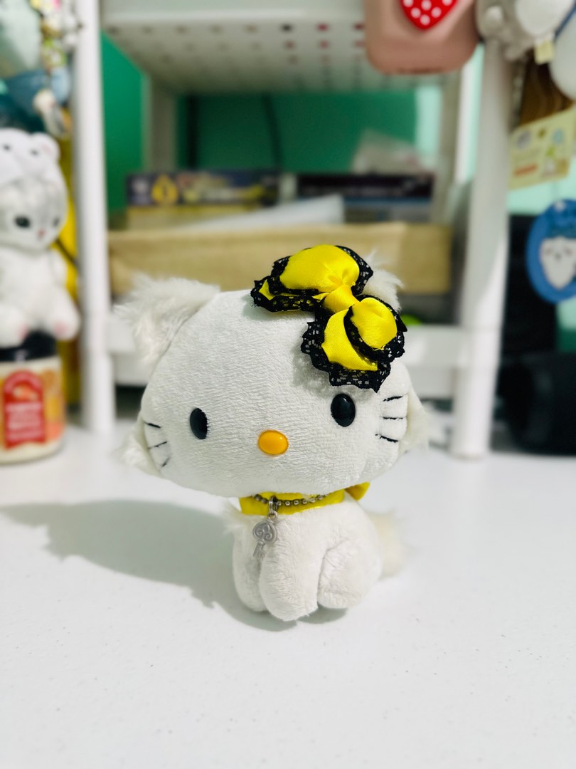 Authentic Hello Kitty Charmmy Sanrio Banpresto Plush, Hobbies & Toys ...