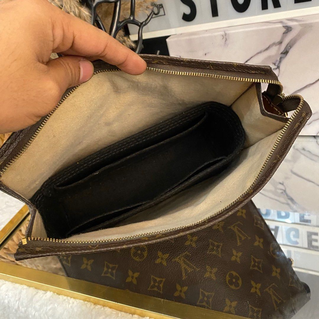 Louis Vuitton Toiletry Pouch 26 LV, Women's Fashion, Bags & Wallets,  Cross-body Bags on Carousell
