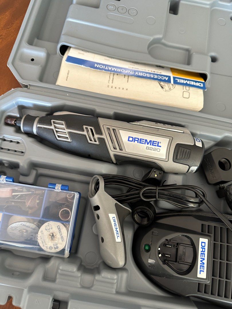 Barely used Dremel 8220 with case and accessories, Hobbies & Toys,  Stationery & Craft, Craft Supplies & Tools on Carousell