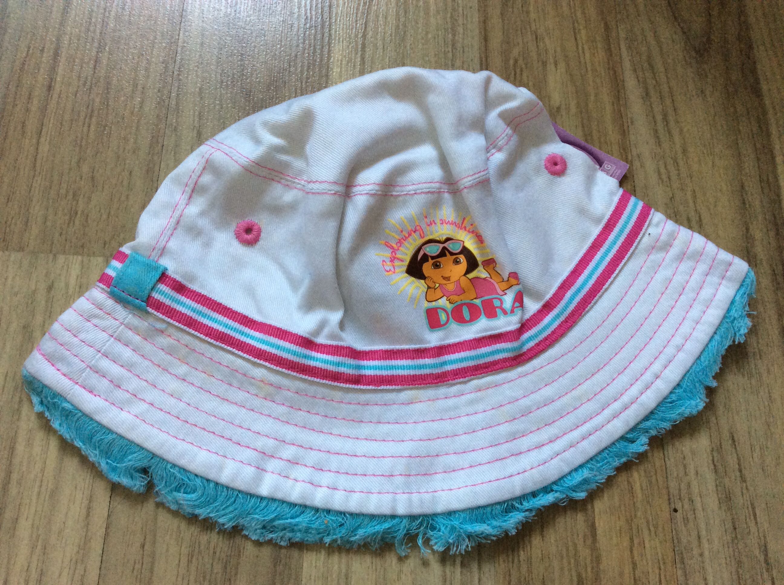 Dora shop bucket hat