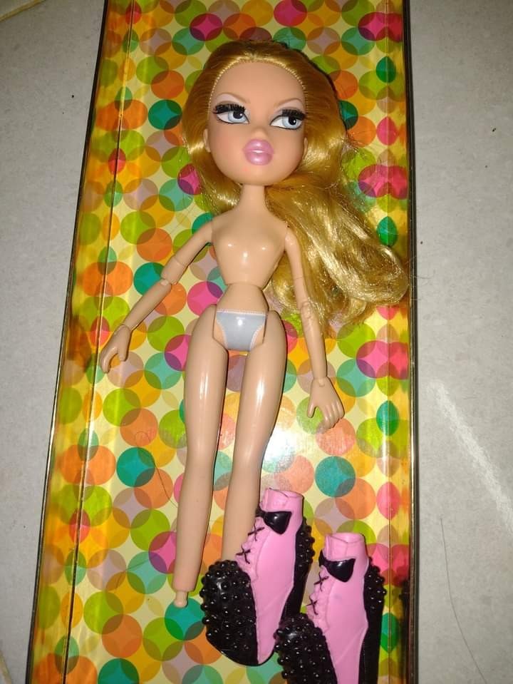 Big bratz doll, Hobbies & Toys, Toys & Games on Carousell