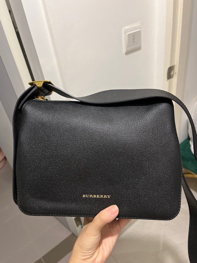 Burberry helmsley outlet bag